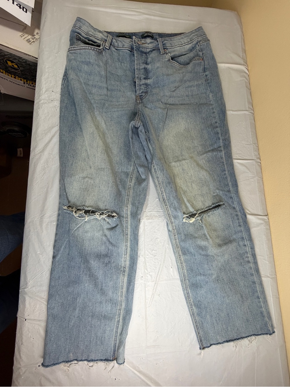 wild‎ fable Faded Light Blue Distressed Boyfriend Jeans